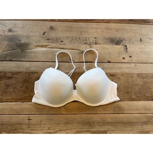 Victoria's Secret Pure White 34A Body by Victoria Classic Push Up Smooth Bra - Picture 1 of 2